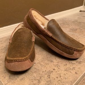 Men’s UGG slippers